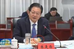 “南阳‘网红官员’朱是西被罢免：从高调发言到政治崩溃”