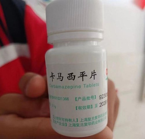 初中生嗑药昏迷进ICU，药店被重罚：药品监管亟需加强