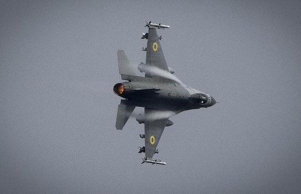 乌军一个细节暴露F-16战斗机位置？俄军事博主：他们这次搞砸了