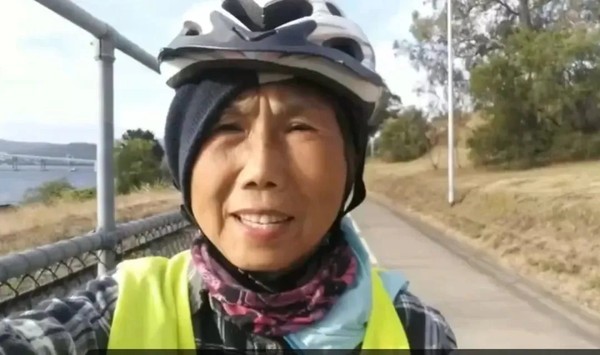  56岁阿姨李冬菊用骑行重塑人生：从抑郁症到环游世界的奇迹旅程