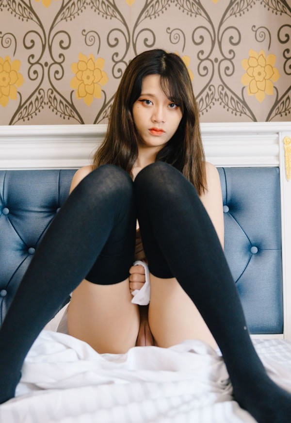 清新系MM韩芳语，学妹回归2写真完美诠释学生时代的纯粹美